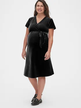 Sukienka ciążowa w kolorze czarnym