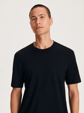 T-shirt regular z domieszką jedwabiu - Czarny