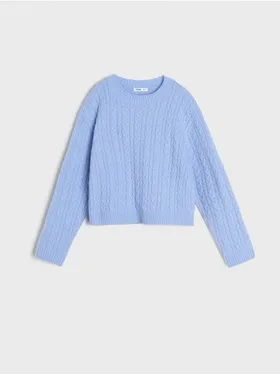 Wygodny sweter o warkoczowym splocie, wykonany z miekkiej dzianiny. - niebieski