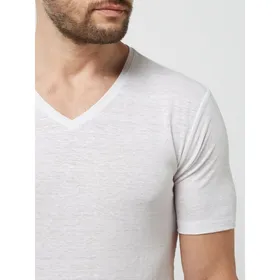 OLYMP Level Five T-shirt o kroju body fit z dekoltem w serek