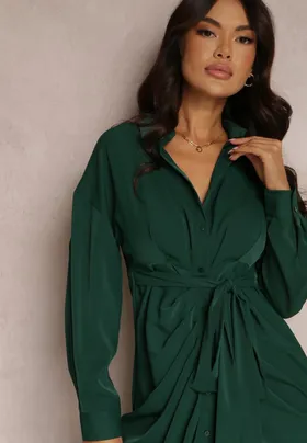 Zielona Sukienka Koszulowa z Wiązanym Paskiem i Marszczeniem Odele