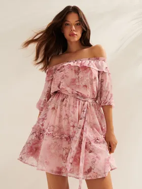 Sukienka mini z odkrytymi ramionami - Różowy