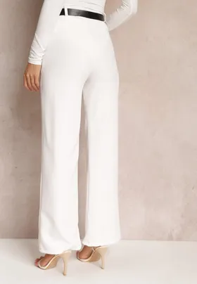 Białe Szerokie Spodnie z Wysokim Stanem i Paskiem z Ozdobną Klamrą Lilura