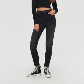 Czarne jeansy skinny fit z wysokim stanem i dżetami - Czarny
