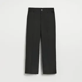 Czarne spodnie straight fit z nogawką przed kostkę - Czarny