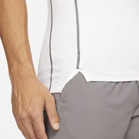 Męska koszulka z krótkim rękawem o przylegającym kroju Nike Pro Nike Pro Dri-FIT - Biel