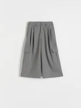 Spodnie typu wide leg, wykonane z tkaniny z wiskozą. - ciemnoszary