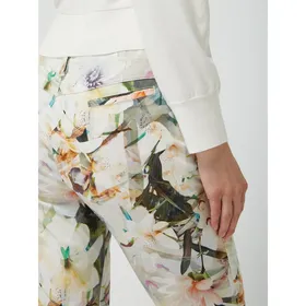Raphaela By Brax Luźne spodnie skrócone z kwiatowym wzorem model ‘Lorella’