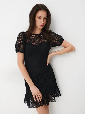 Koronkowa sukienka mini - Czarny