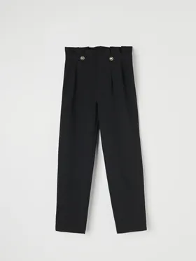 Eleganckie spodnie z ozdobnymi guzikami, uszyte z twałego materialu z domieszką elastycznych włókien. - czarny