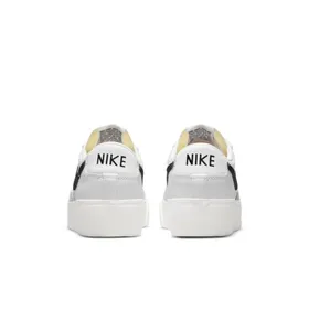 Buty damskie Nike Blazer Low Platform - Biel