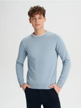 Sweter o regularnym kroju uszyty w 100% z bawełny. - błękitny