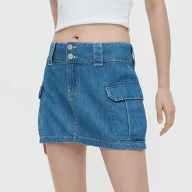 Jeansowa spódnica mini z kieszeniami cargo - Niebieski