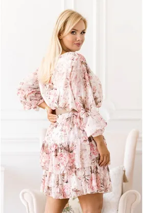 Beżowa sukienka w pudrowe kwiaty z falbanami - LITIA