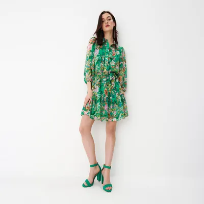 Mohito Koszulowa sukienka mini w kwiaty - Zielony