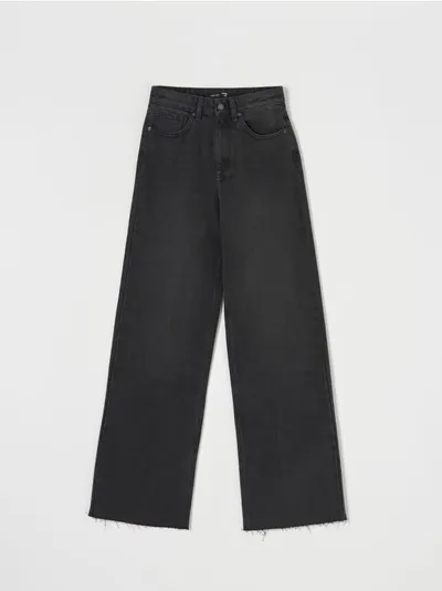 Sinsay Spodnie jeansowe z szerokimi nogawkami, uszyte z bawełny z dodatkiem delikatnej dla skóry wiskozy. - czarny
