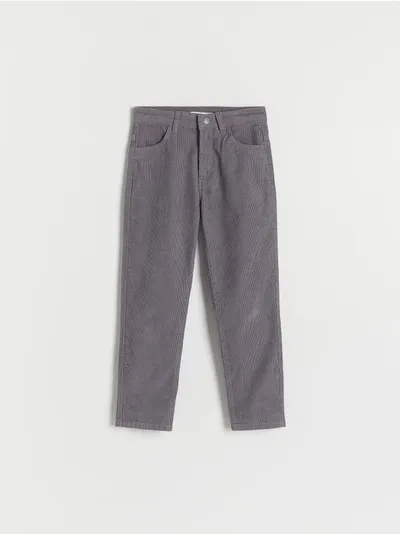Reserved Spodnie o prostym fasonie, wykonane z bawełnianej, sztruksowej tkaniny. - jasnoszary
