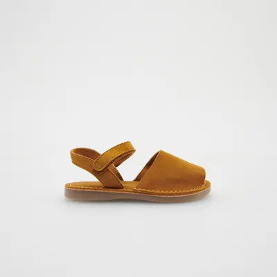 Zamszowe sandały - Żółty