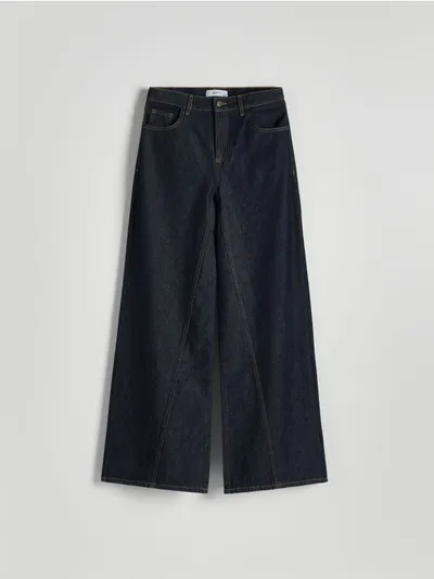 Reserved Jeansy o swobodnym fasonie, wykonane z gładkiej, bawełnianej tkaniny. - granatowy
