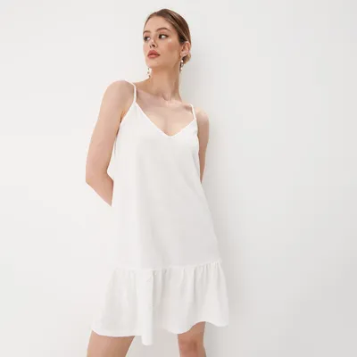 Mohito Biała sukienka mini o kroju litery A - Biały