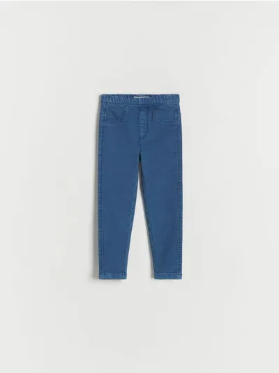Reserved Spodnie o dopasowanym fasonie, uszyte z dzianiny z bawełną. - jasnoniebieski