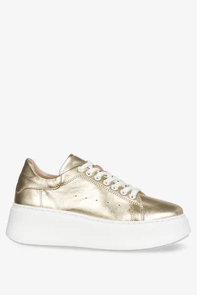Casu Złote sneakersy skórzane damskie buty sportowe sznurowane na białej platformie produkt polski casu 2275