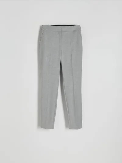 Reserved Spodnie typu cygaretki, wykonane z tkaniny z wiskozą. - jasnoszary