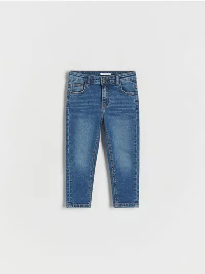 Reserved Jeansy o regularnym fasonie, wykonane z bawełnianej tkaniny z dodatkiem elastycznych włókien. - niebieski