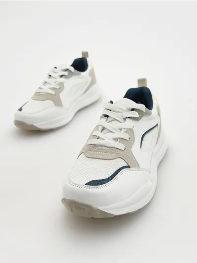 Reserved Buty w sportowy stylu, wykonane z łączonych materiałów. - biały