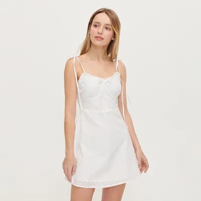 House Ażurowa sukienka mini na ramiączkach biała - Biały