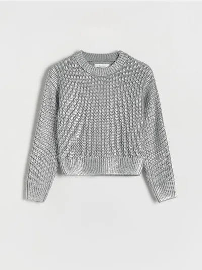 Reserved Sweter o prostym kroju, wykonany ze strukturalnej dzianiny. - srebrny