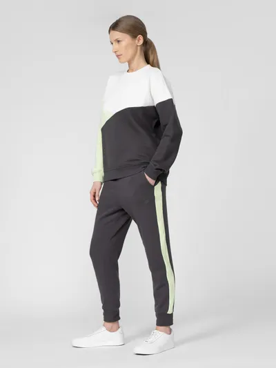 4F Spodnie dresowe joggery damskie