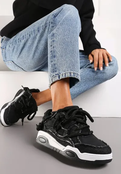 Renee Czarne Sneakersy z Perforacją i Materiałowymi Wstawkami z Ozdobnym Sznurowaniem Luneth