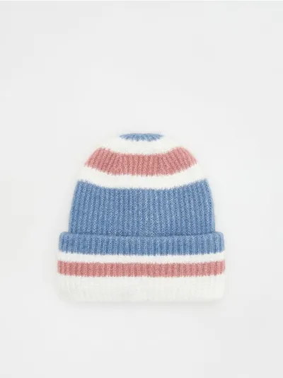 Reserved Zimowa czapka o prostym kroju, uszyta ze wzorzystej dzianiny. - jasnoniebieski