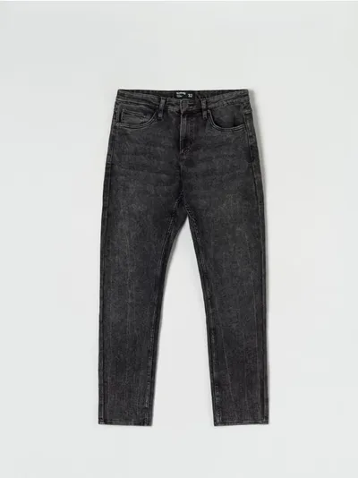 Sinsay Spodnie jeansowe o kroju slim, uszyte z tkaniny z domieszką elastycznych włókien. - czarny