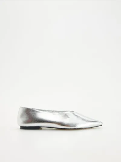 Reserved Buty typu baleriny, wykonane ze skóry naturalnej. - srebrny