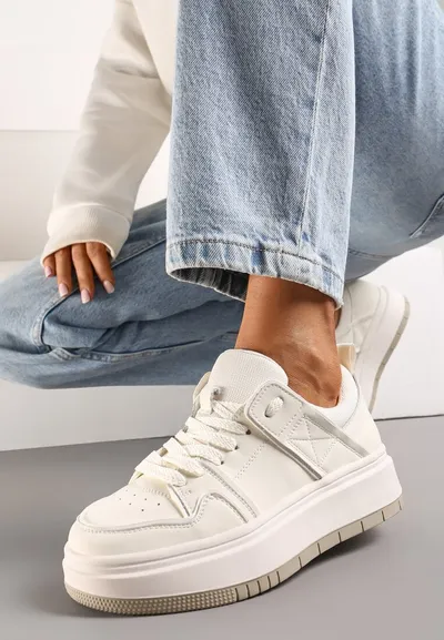 Renee Białe Sznurowane Sneakersy ze Skóry z Ozdobnymi Przeszyciami na Niskiej Platformie Glenita
