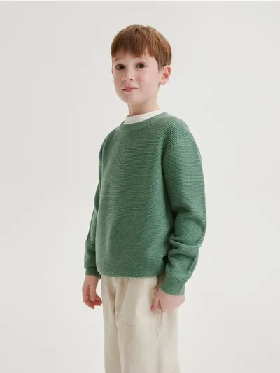 Reserved Sweter o swobodnym fasonie, wykonany ze strukturalnej dzianiny z bawełną. - jasnozielony