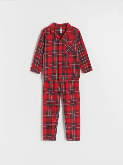 Reserved Piżama składająca się z koszuli i spodni, wykonana z przyjemnej w dotyku, bawełnianej tkaniny. - czerwony