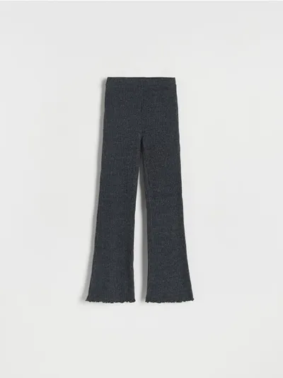 Reserved Spodnie typu flare, wykonane z dzianiny z wiskozą. - ciemnoszary