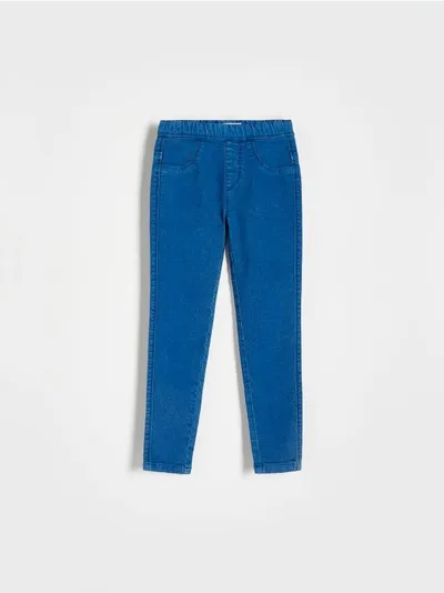 Reserved Spodnie o dopasowanym fasonie, uszyte z dzianiny z bawełną. - jasnoniebieski