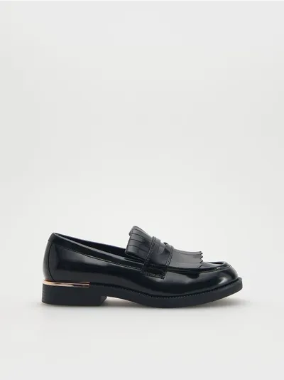 Reserved Buty typu loafersy wykonan z lakierowanej imitacji skóry. - czarny