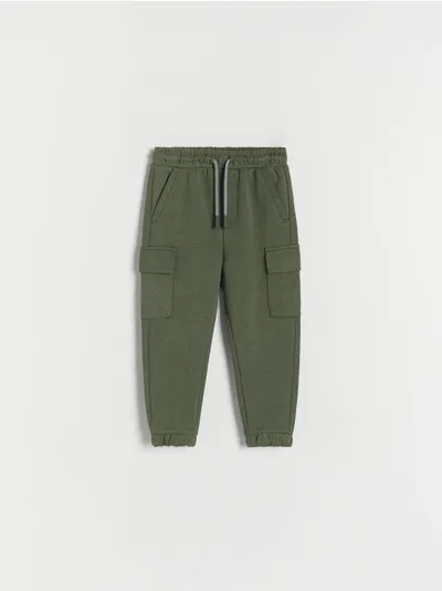 Reserved Spodnie typu cargo, wykonane z bawełnianej dzianiny. - zielony
