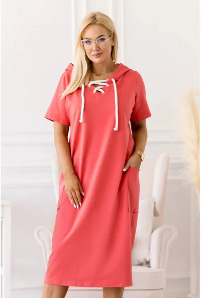 XL-ka Koralowa sukienka plus size z wiązaniem na dekolcie - Siena
