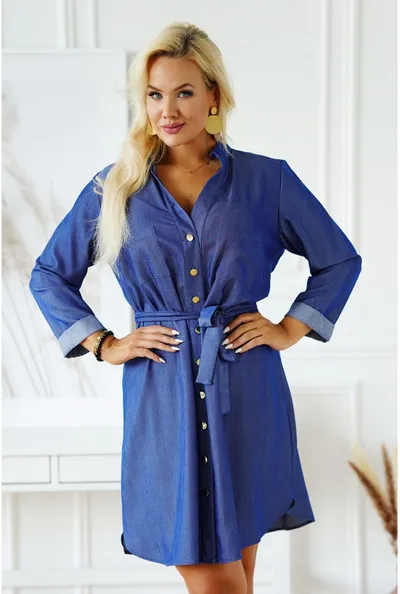 XL-ka Sukienka szmizjerka z wiązaniem w pasie w kolorze niebieskiego jeansu - Tieri