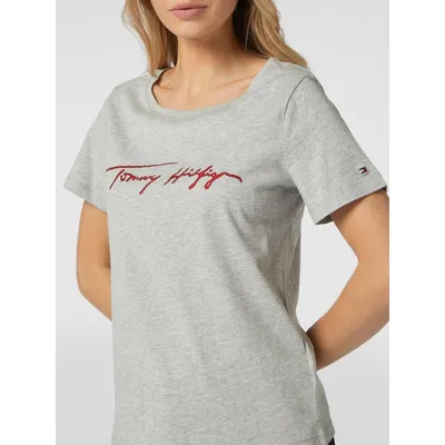 Tommy Hilfiger Tommy Hilfiger T-shirt o kroju regular fit z aplikacją z logo