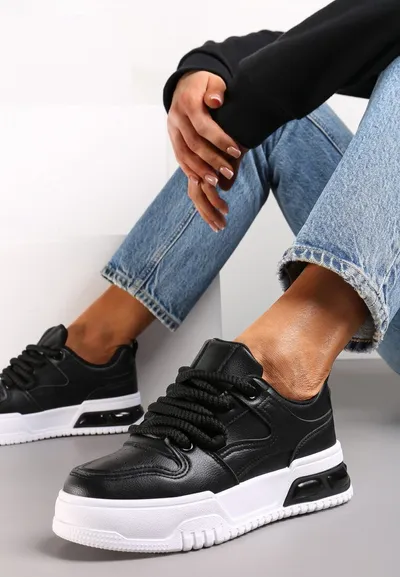 Renee Czarne Sneakersy na Platformie z Imitacji Skóry z Przeszyciami i Sznurowaniem Celende