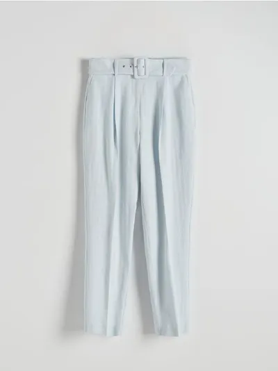 Reserved Spodnie typu cygaretki, uszyte z tkaniny na bazie lnu i wiskozy. - jasnoniebieski