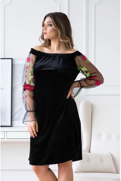 XL-ka Czarna welurowa sukienka hiszpanka z koronką i różami - MIRELLA