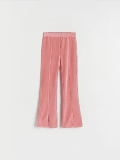 Reserved Spodnie typu flare, wykonane ze sztruksowej dzianiny o wysokiej zawartości bawełny. - brudny róż